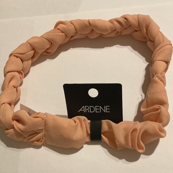 Ardene’s Girls Hair Tie Band and Flower Elastics - Picture 2 of 8